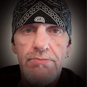 Meet your Posher, Tom